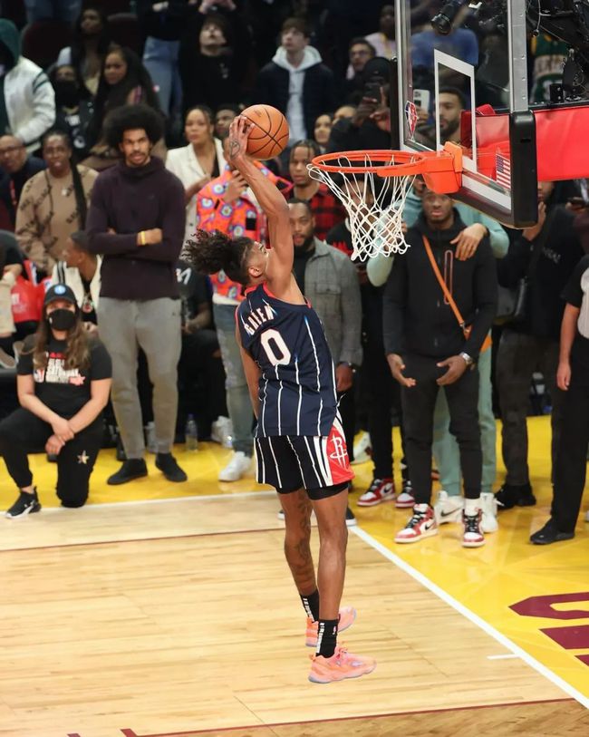 他并没有因 他并没有因